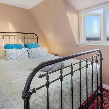 Apartman Spaceship 4 Luxury 4 Bedroom By Altoluxoexperience Short Lets & Serviced With Free Wifi & Parking *