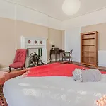 Spaceship 4 Luxury 4 Bedroom By Altoluxoexperience Short Lets & Serviced With Free Wifi & Parking * בריסטול