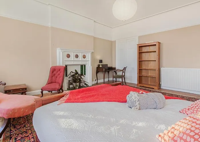 Spaceship 4 Luxury 4 Bedroom By Altoluxoexperience Short Lets & Serviced With Free Wifi & Parking * Μπρίστολ