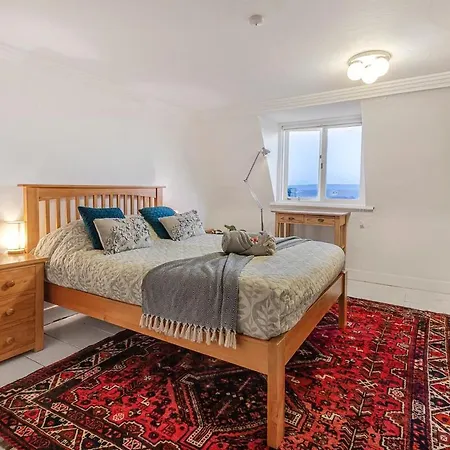 Apartment Spaceship 4 Luxury 4 Bedroom By Altoluxoexperience Short Lets & Serviced With Free Wifi & Parking Bristol