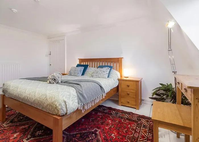 Spaceship 4 Luxury 4 Bedroom By Altoluxoexperience Short Lets & Serviced With Free Wifi & Parking Bristol